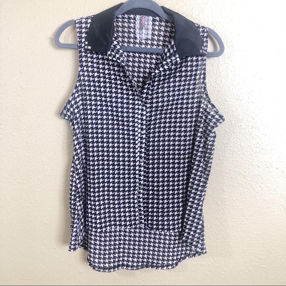 Anthropologie  Mauve Checkered Button Up Tank